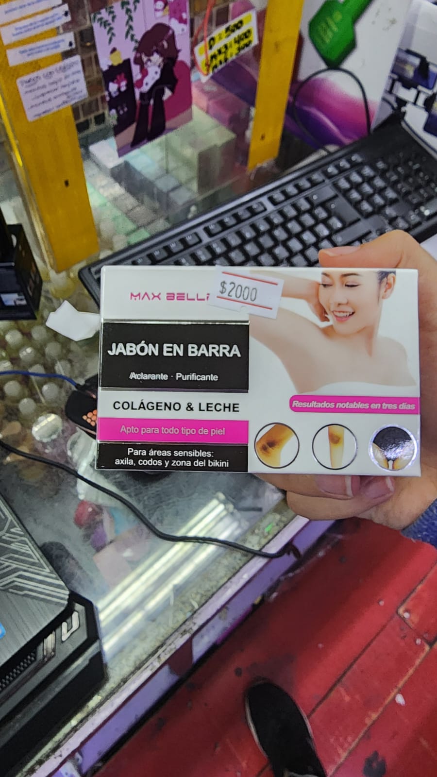 JABON EN BARRA ACLARANTE DE COLAGENO Y LECHE MAX BELLE